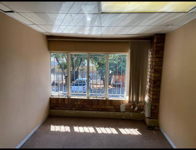 INDUSTRIAL PROPERTY TO RENT IN HENNOPSPARK